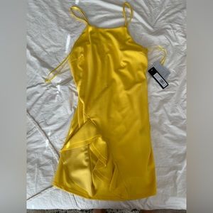 Bebe XL short yellow spaghetti strap dress with ruffle slit